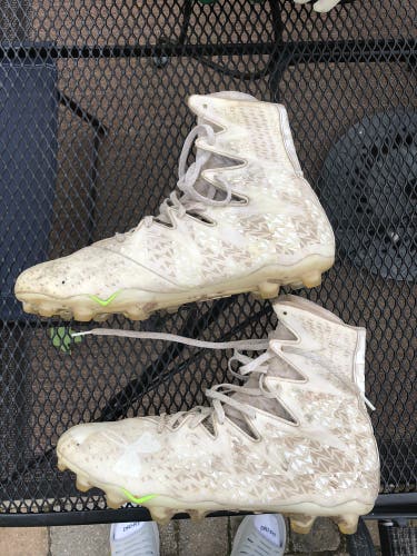 White Men's Molded Cleats High Top Highlight