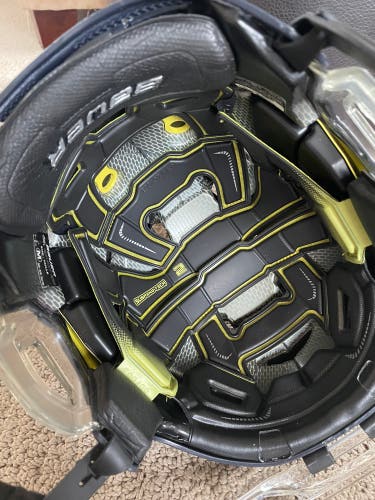 Used Medium Bauer Re-Akt 100 Helmet With Concept 3 Full Shield