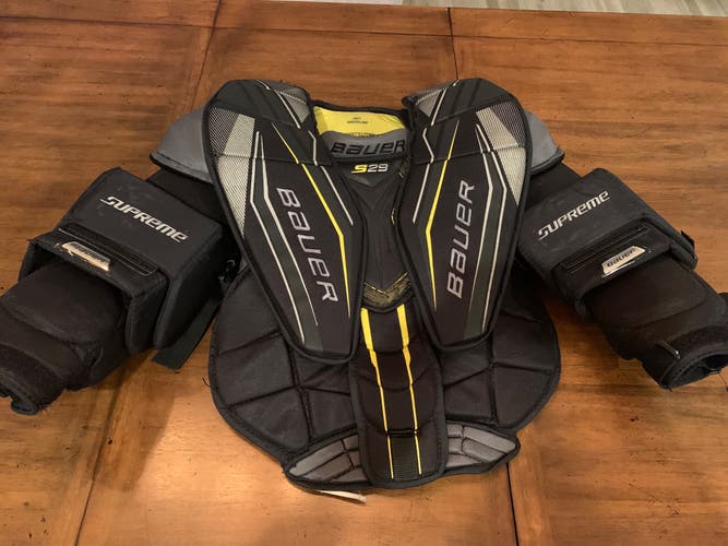 Used Intermediate Medium Bauer Supreme s29 Goalie Chest Protector