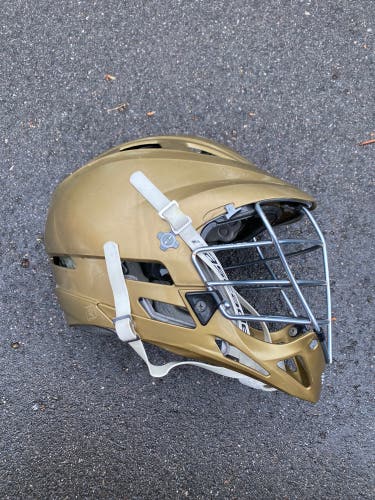 Notre Dame Cascade Helmet