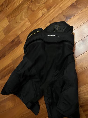 Junior Small CCM Pro Stock Tacks 4052 Hockey Pants