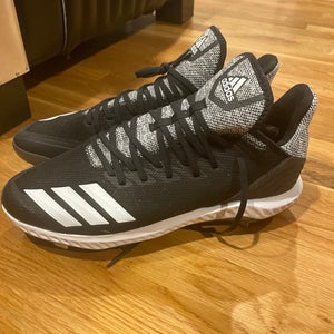 Black Men's Metal Low Cut Icon