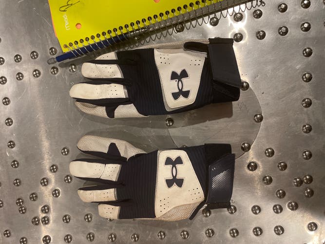 Used XL Under Armour clean up Batting Gloves
