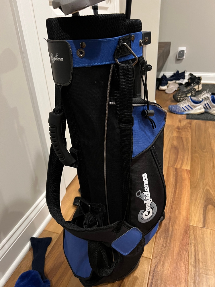 Youth Carry Bag W/3 Clubs