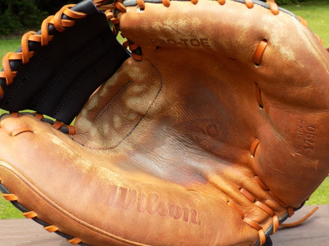 Used Wilson Right Hand Throw Catcher's A2000 Baseball Glove 34"