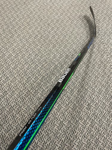 Bauer Nexus Geo P92M 65 flex right hand stick