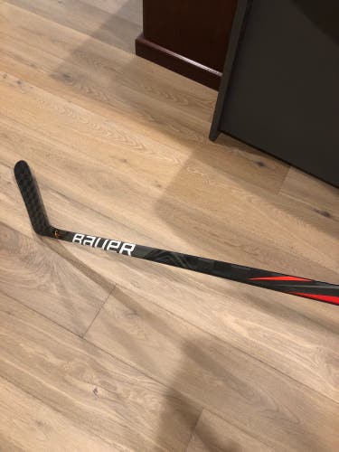 Senior Right Handed P92M  Vapor FlyLite Hockey Stick
