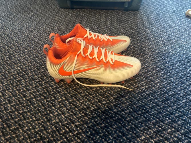 New Size Men's 10.5 (W 11.5) Nike