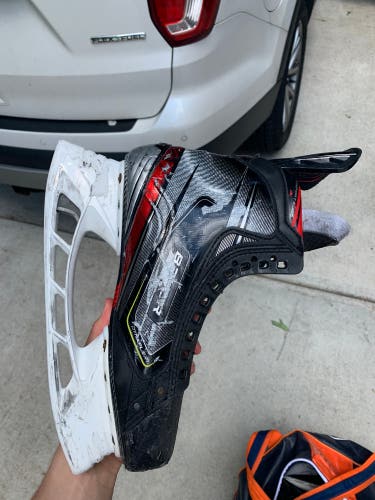 Used Bauer Regular Width  Size 8.5 Vapor 2X Pro Hockey Skates