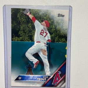 Topps 2016 Mike Trout Baseball Card