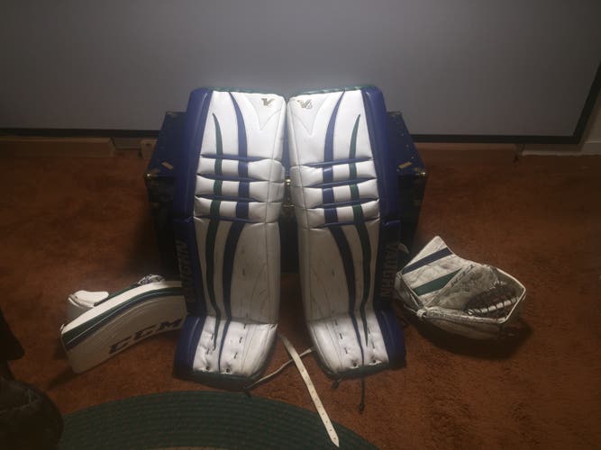 36" +1 Vaughn V6 Goalie  CCM Pro Blocker/ CCM E-Flex 3 Pro Glove Full Set