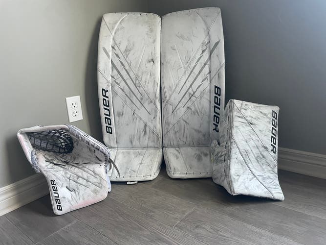 34" Bauer  Vapor 3X Goalie Leg Pads