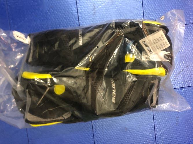 New Bauer Supreme ultrasonic Shin Pads