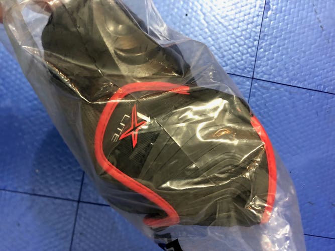 New Medium Bauer Vapor 1X Lite Elbow Pads