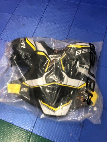 New Senior Large Bauer Supreme 2S Pro Shoulder Pads