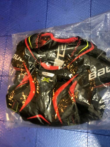 New Senior Large Bauer Vapor 2x pro Shoulder Pads