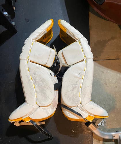 CCM Extreme Flex II 35”+2” Leg Pads