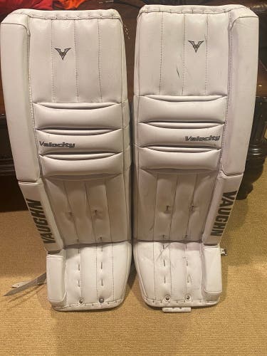 Vaughn V5 36+1 leg pads