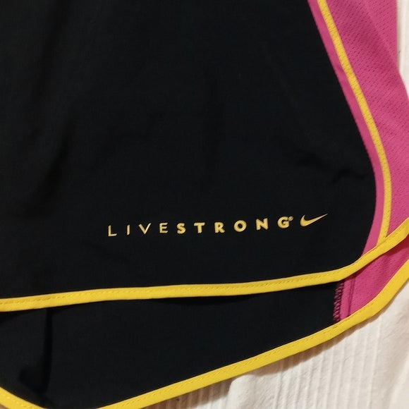 NIKE DRI-FIT LIVESTRONG RUNNING SHORTS WOMENS M LIKE NEW FITNESS GYM