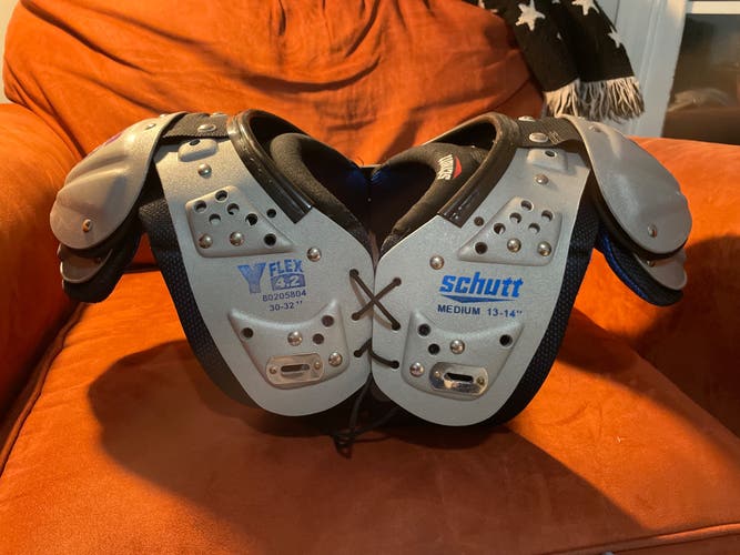 Schutt Y Flex 4.2 Shoulder Pads w/ Attached Back Plate