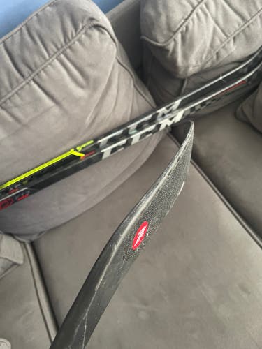 Senior Left Hand P28  Trigger 6 Pro Hockey Stick