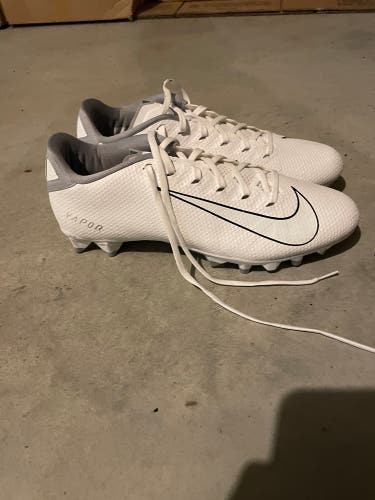 White Men's Size 13 Low Cut Vapor Cleats