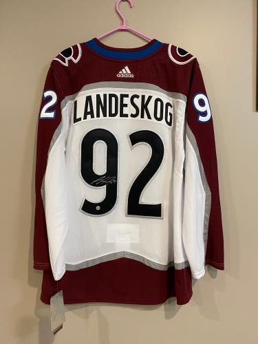 Autographed landeskog jersey COA