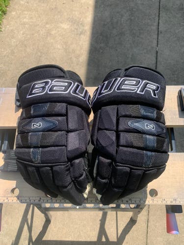 Bauer 15"  Nexus 9000 Gloves