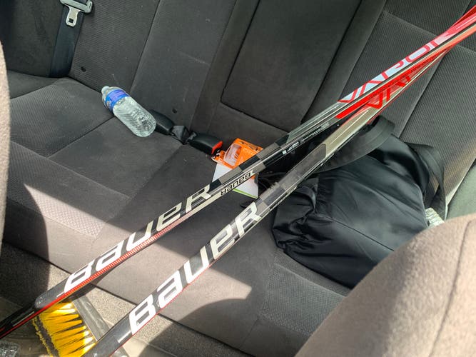 Senior Right Handed P92M Pro Stock Vapor Hyperlite Hockey Stick