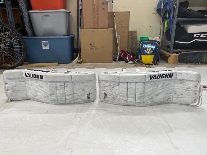 28" Vaughn  Velocity V7 Goalie Leg Pads