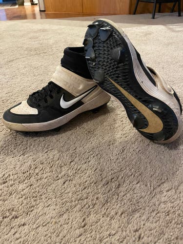 Black Men's Metal Nike