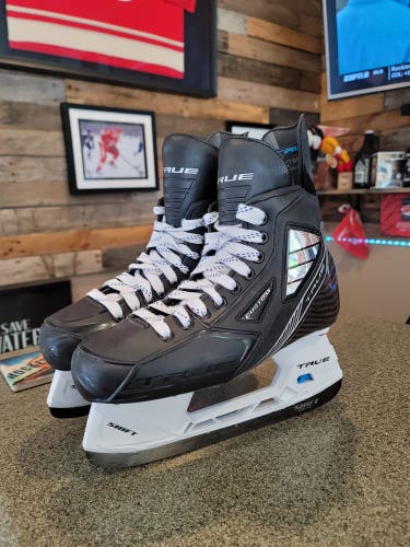 True Custom hockey skate 7.0, Regular Width
