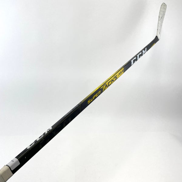 CCM Super Tacks AS2 Pro RH Pro Stock Hockey Stick 90 Flex