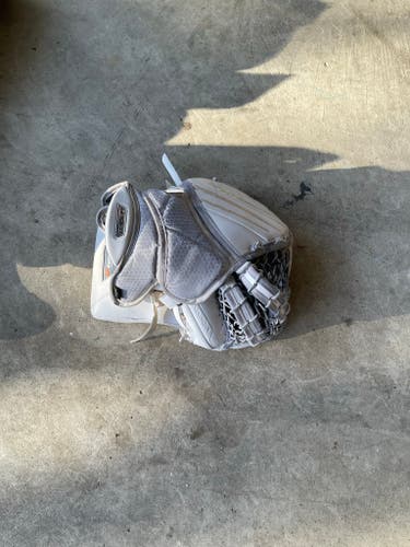 Used 35" Bauer Regular Hyperlite Goalie Full Set