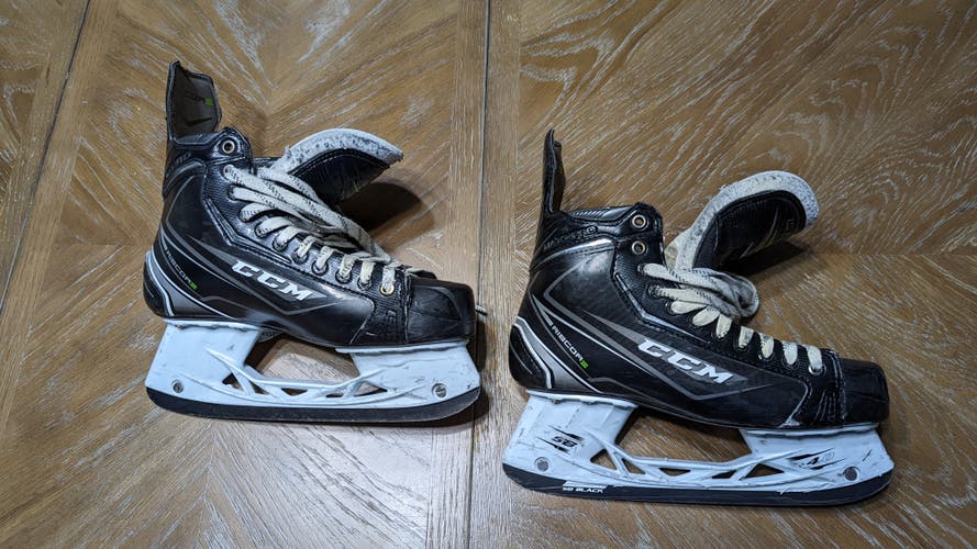 Senior Used CCM RibCor MaxxPro Hockey Skates Regular Width Size 9.5