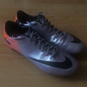 White Used Size 7.5 (Women's 8.5) Nike Mercurial Vapor Cleats