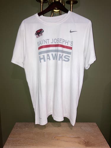 White Used Men's Adult XL Nike Shirt
