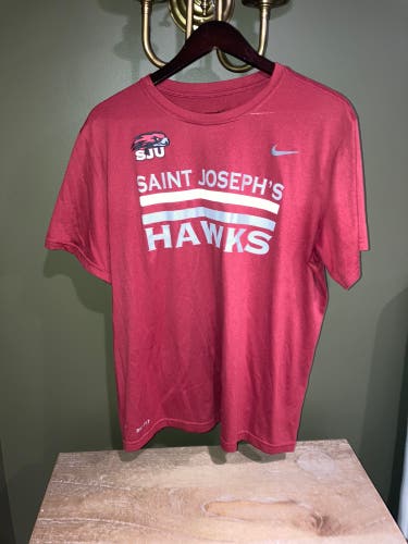 Red Used Men's Adult XL Nike Shirt