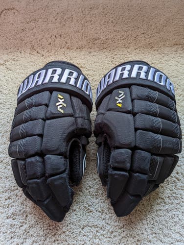 Used Warrior Dynasty AX1 Gloves 15"