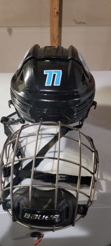 Used Medium Bauer Re-Akt 200 Helmet Combo