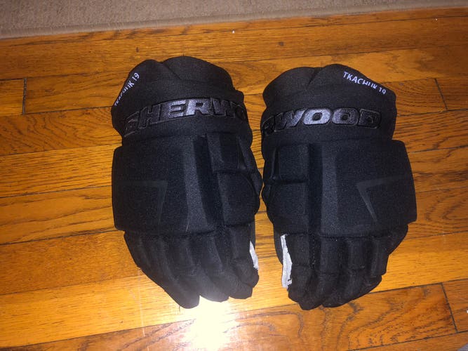 Sher-Wood 14" Pro Stock Code V Gloves