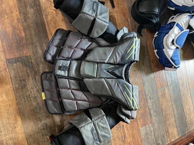 Used Large Bauer Hyperlite Goalie Chest Protector