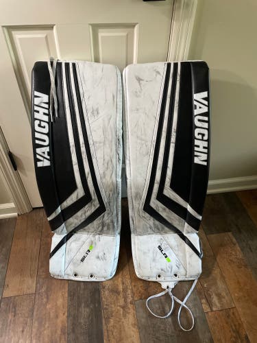 Vaughn SLR2  PRO CARBON LEG PADS 33+2