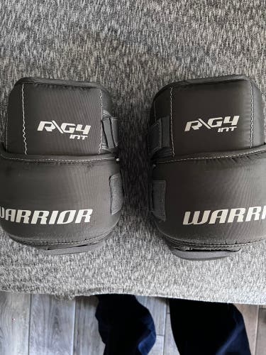 Warrior Knee Guards. Intermediate