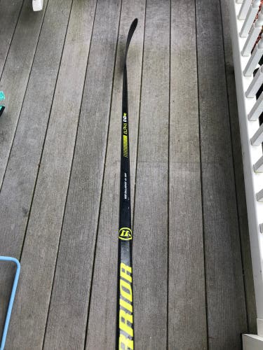 Intermediate Left Hand P28 Hockey Stick