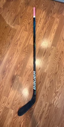 Used Intermediate Right Handed P28  Nexus Geo Hockey Stick