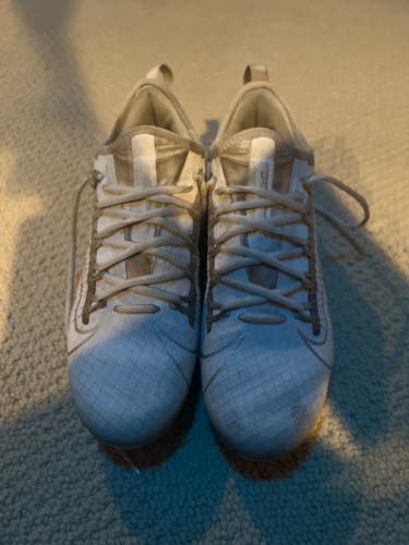White Men's Molded Cleats Low Cut Huarache