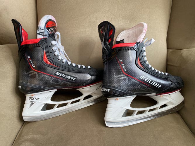 Used Bauer Regular Width  Size 8 Fit 2 Vapor 3X Pro Hockey Skates