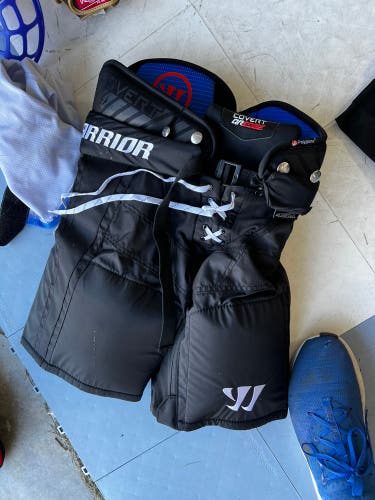 Warrior jr small ice hockey pants