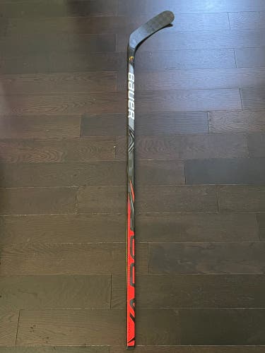 Senior Right Handed P92 Pro Stock Vapor FlyLite Hockey Stick